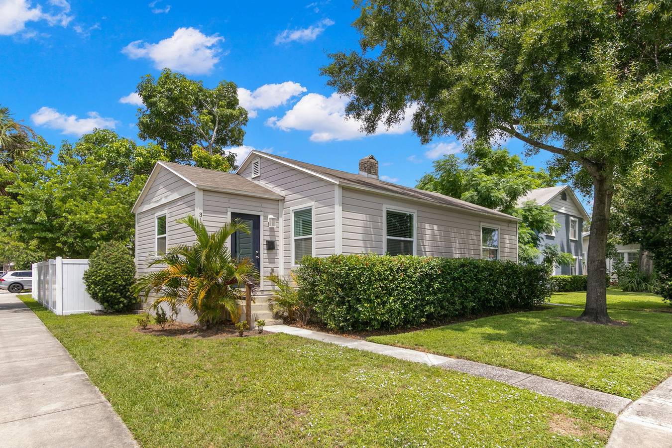 Hel leilighet, New Soho Sanctuary - Gorgeous Apartment Steps to S Howard Ave with Fenced Yard in South Tampa, Tampa