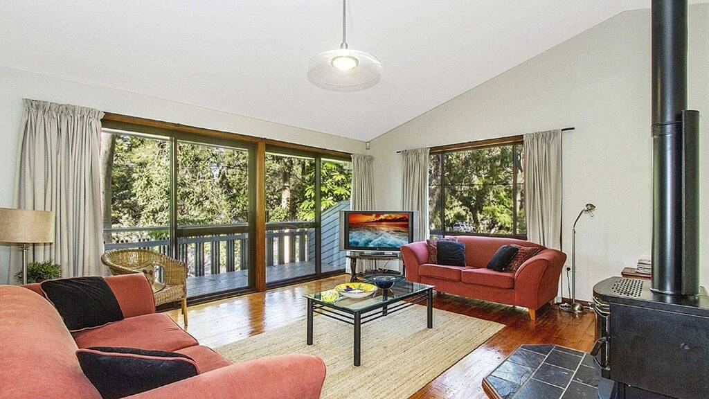 Hidden Treasure by Holidayco. in Pearl Beach, New South Wales