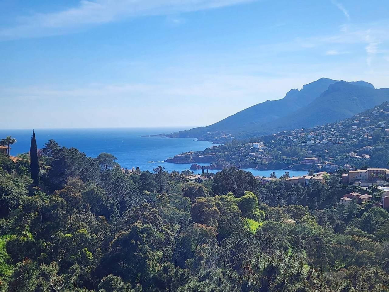 Appartement entier, Magnifique 2p vue mer et piscine in Théoule-sur-Mer, Massif de l'Esterel