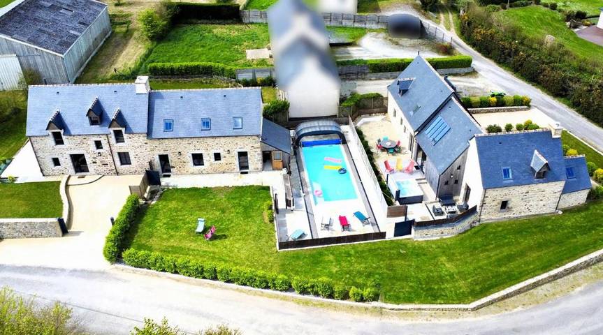 Location de vacances pour 14 personnes, avec Terrasse ainsi que Jardin et Piscine à Bourg-Blanc