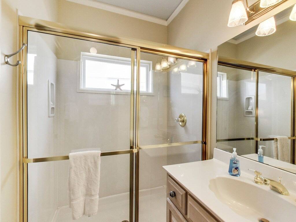 Schöner privater Poolbereich, Blick auf einen See, wunderschönes Design mit Atem in Destin, Emerald Coast