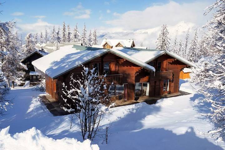 Casa rural para 13 personas, con balcón - 1