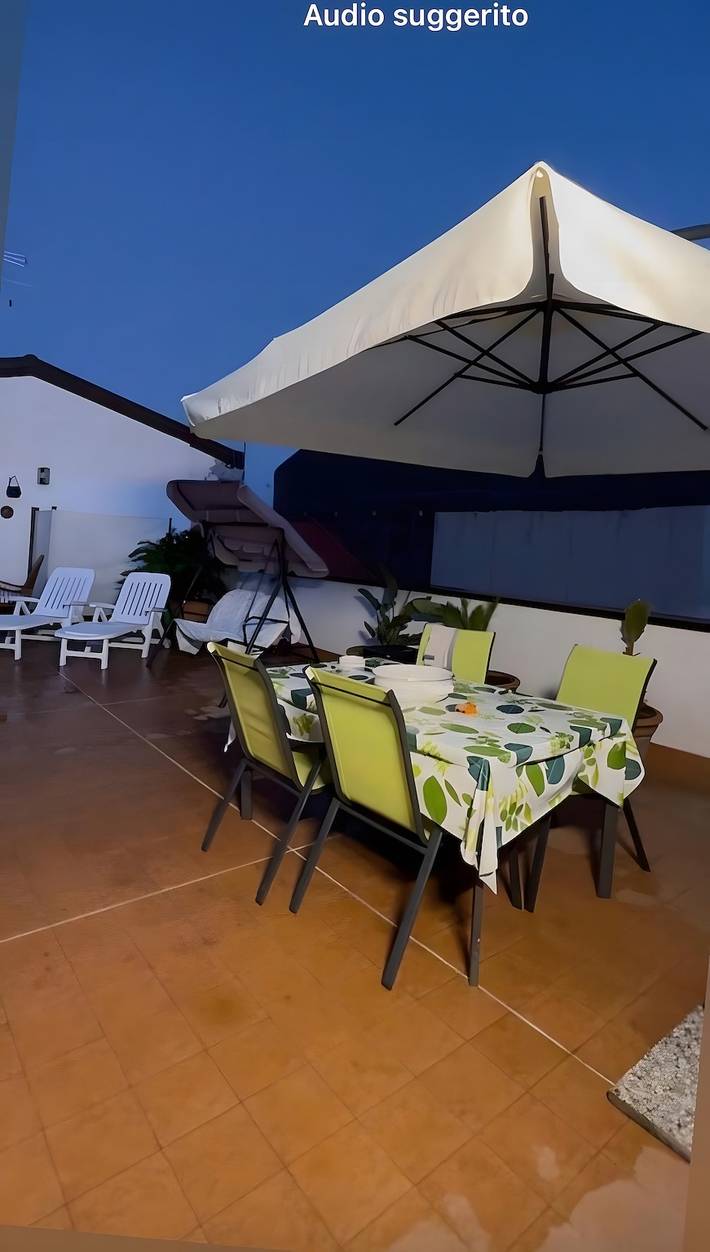 Apartamento entero, Apartamento 'Agatella's House' con vistas al mar, terraza privada y aire acondicionado in Aci Trezza, Aci Castello