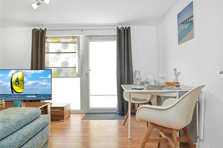 Ganze Wohnung, Ferienwohnung Ankerplatz mit Terrasse zwischen Wismar und der Insel Poel in Blowatz, Neuburg