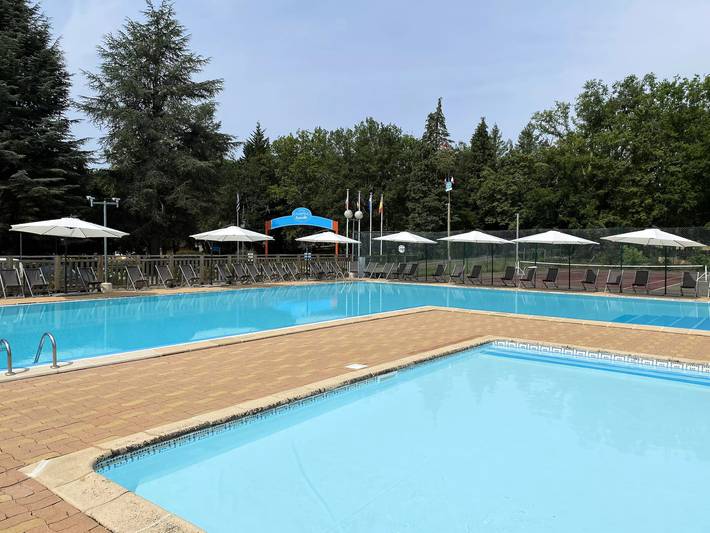 Mobil home pour 10 personnes, avec Piscine à Sainte-Nathalène