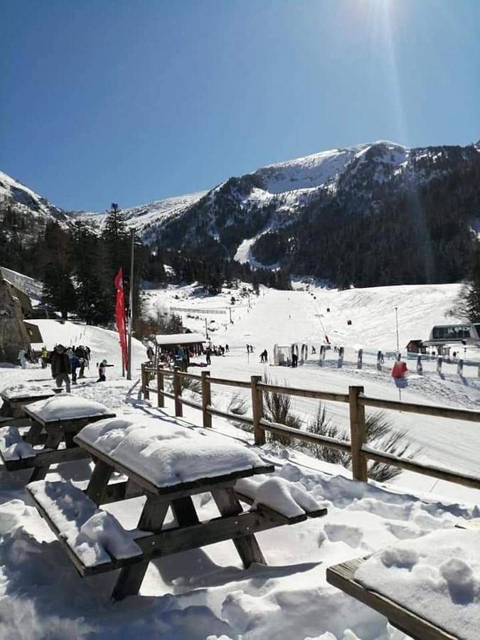 Appartement de vacances pour 4 personnes, avec balcon ainsi que piscine et vue, animaux acceptés
