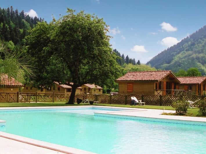 Chalet pour 4 personnes, avec piscine et terrasse