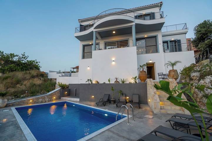Villa for 8 people in Lassi