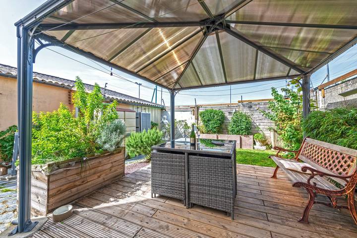 Appartement entier, Appartement 'Domaine De Pharaon' avec terrasse partagée, Wi-Fi et climatisation in Morlaix, Ceinture Dorée