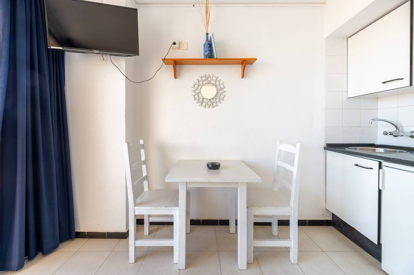 Appartement 'Estudio Mirada 307' met uitzicht op het meer, Wi-Fi en airconditioning, foto 7