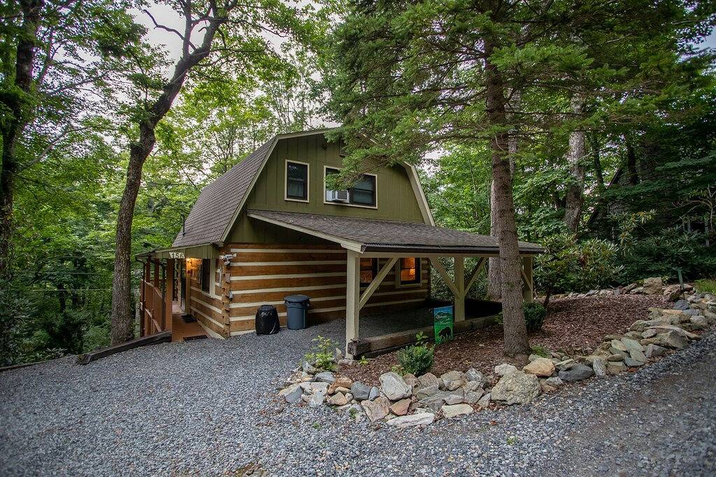 Cozy Cottage in Blowing Rock in Blue Ridge Parkway, Watauga County