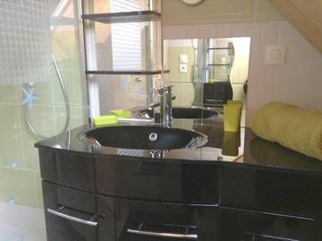 Maison d’hôte pour 4 personnes, avec vue et balcon à Quettehou