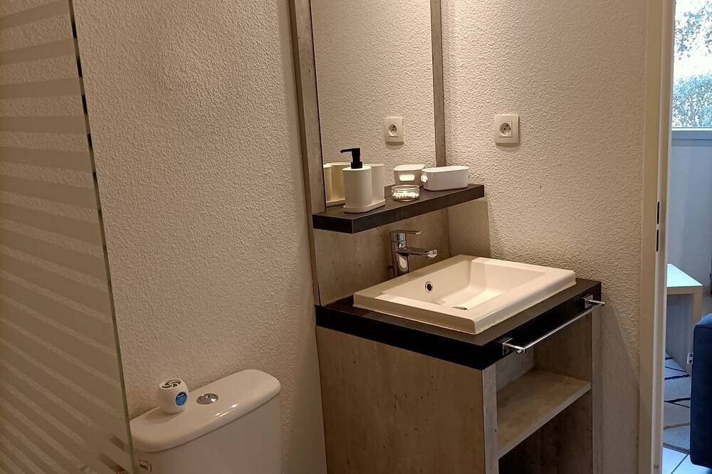 Entire apartment, Studio Dans Résidence Avec Piscine D74 in Salies-de-Béarn, Béarn