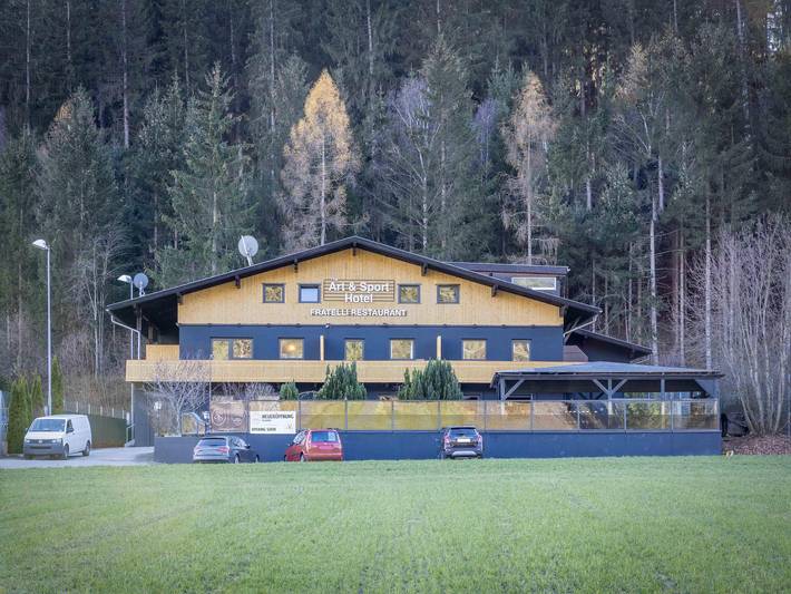 Ferienwohnung für 12 Personen, mit Terrasse in Natters