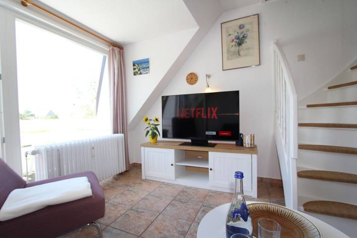Ganze Wohnung, Ferienappartement mit vielen Holzakzenten für bis zu vier Personen in Nordfriesische Inseln (Schleswig-Holstein) (Schleswig-Holstein), Wenningstedt