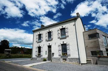 Location de vacances pour 2 personnes, avec vue et jardin dans Septon