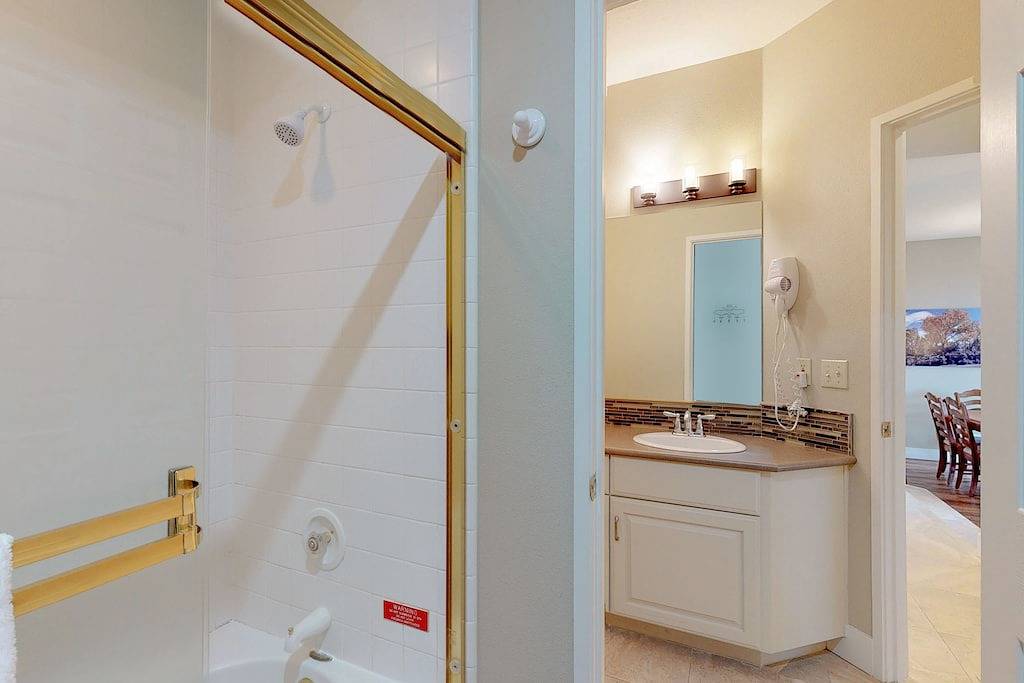 Komfortable Wohnung mit eigenem Whirlpool, Gemeinschaftspool und Tennis - großartige Lage! in Bend, Mt. Bachelor