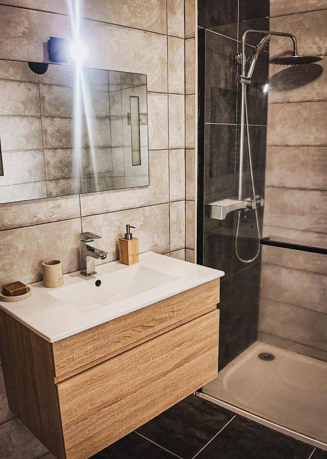 Gîte pour 6 personnes, avec vue et balcon à Polignac - 3