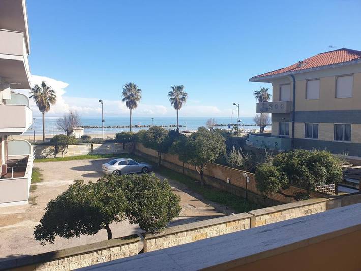 Appartamento per 4 persone, con Balcone e Terrazza nonché Panorama a Montesilvano