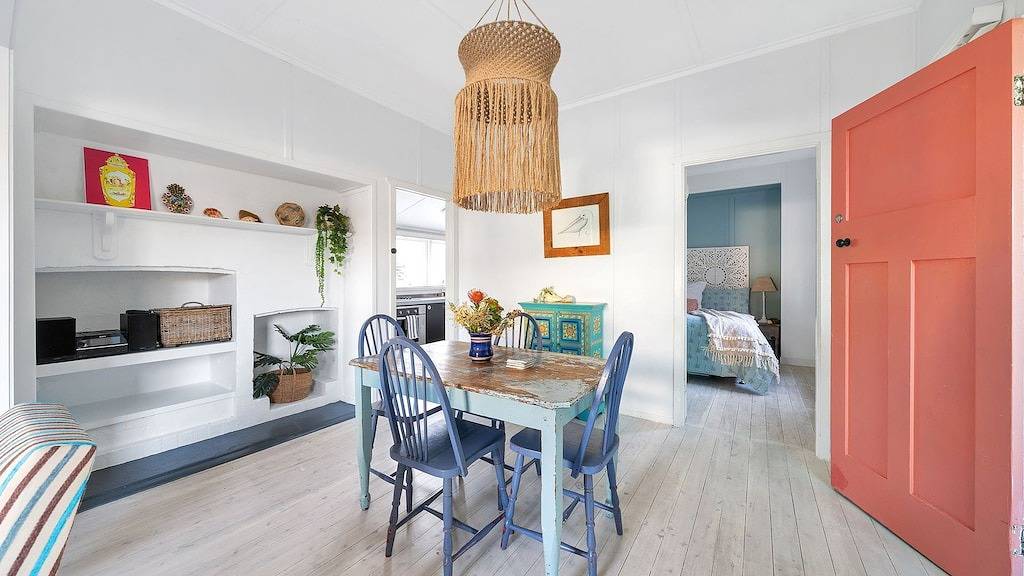 Atlantis: retro beachside couples retreat in Currarong, Jervis Bay