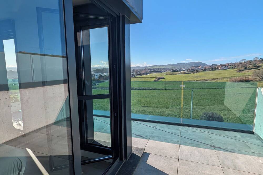 Entire apartment, La Terraza del Sol in Santa Cruz de Bezana, Cantabrian Coast