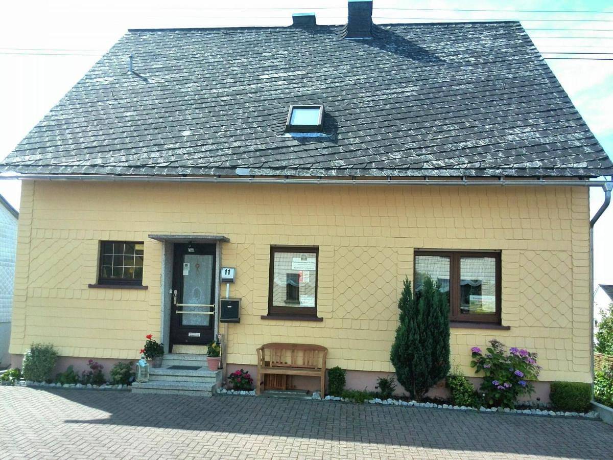 Ganze Wohnung, Cozy Apartment with Private Garden in Nisterau in Nisterau, Westerwald