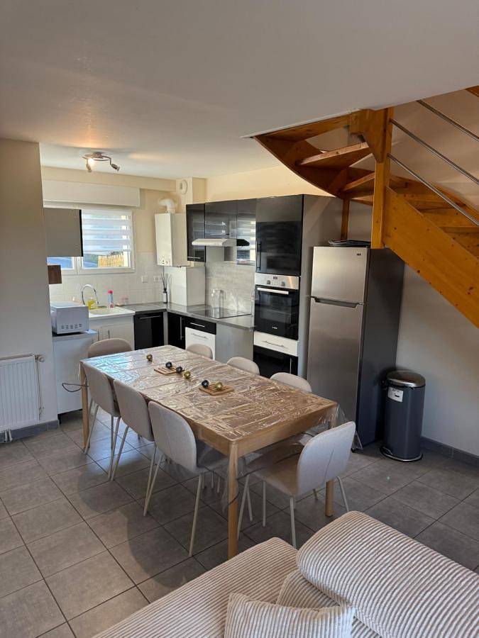 Location de vacances pour 10 personnes, avec vue sur le lac ainsi que jardin et vue à Bourges - 2