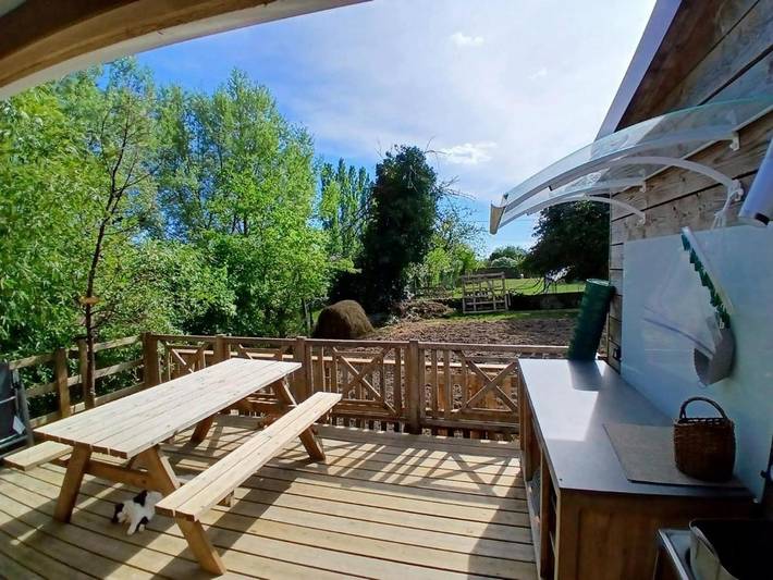 Gîte pour 6 personnes, avec Terrasse ainsi que Jardin et Vue à Châtillon-sur-Thouet