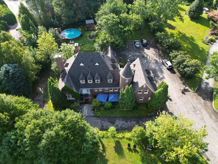 Maison d’hôte pour 2 personnes, avec piscine et terrasse ainsi que sauna et jardin à Saguenay