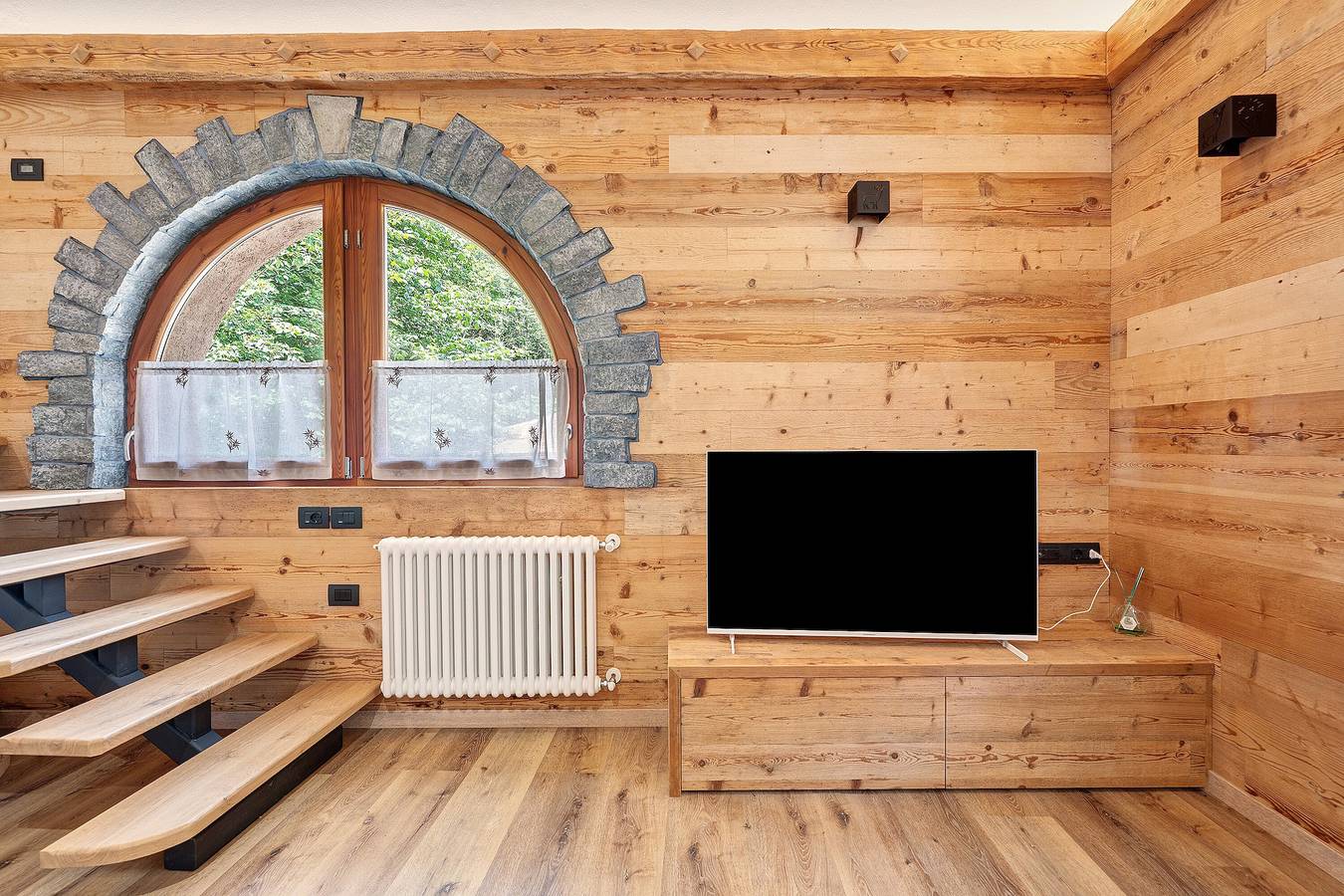 Chalet „Maso Rubino“ mit Bergblick, Balkon und Wlan in Pontara, Rabbi