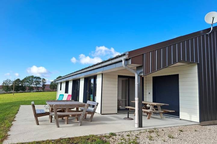 Ferienhaus für 9 Personen, mit Terrasse und Garten - 1