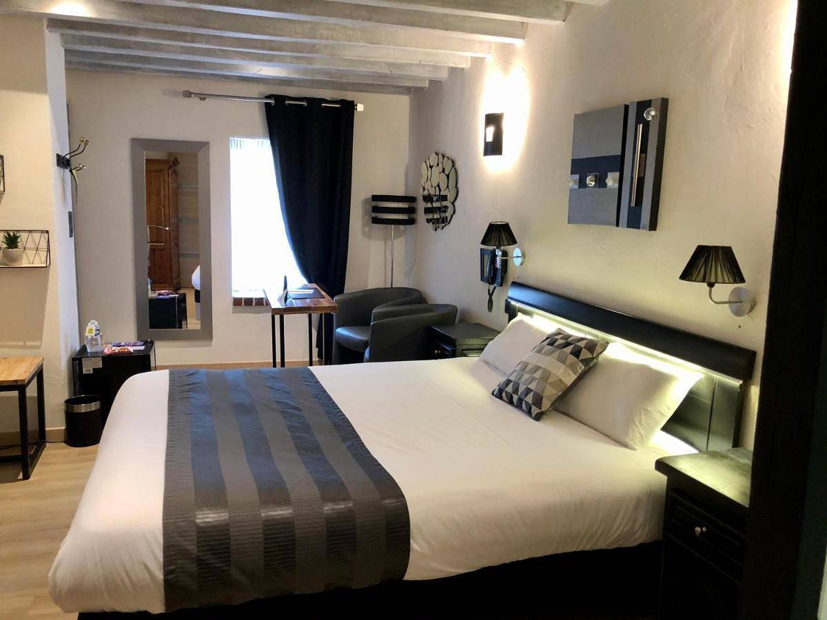 Logis Hotel Oasis in Villaines-la-Juhel, Mayenne