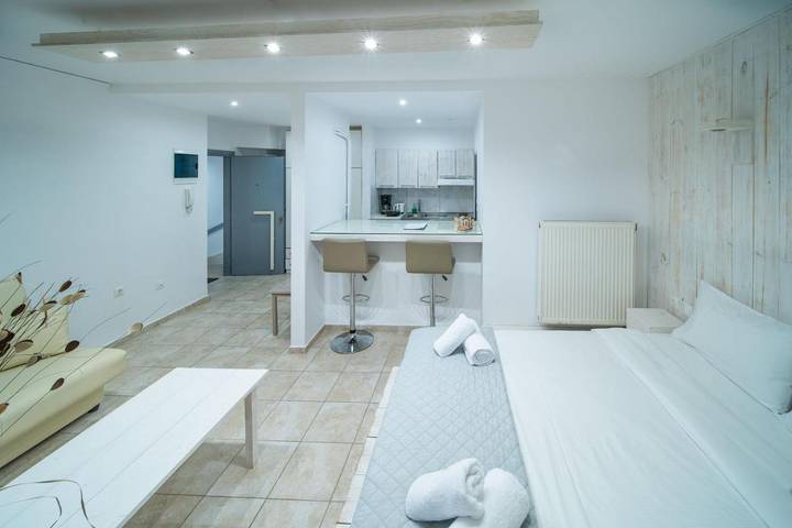 Gîte pour 2 personnes, avec Terrasse et Jardin à Héraklion - 3