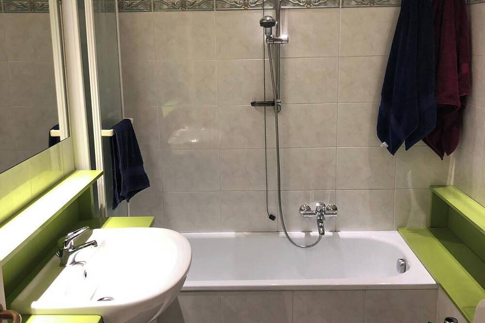 Ganze Wohnung, Homerez - Elegantes Apartment in Monza mit Gartenblick in Monza, Brianza