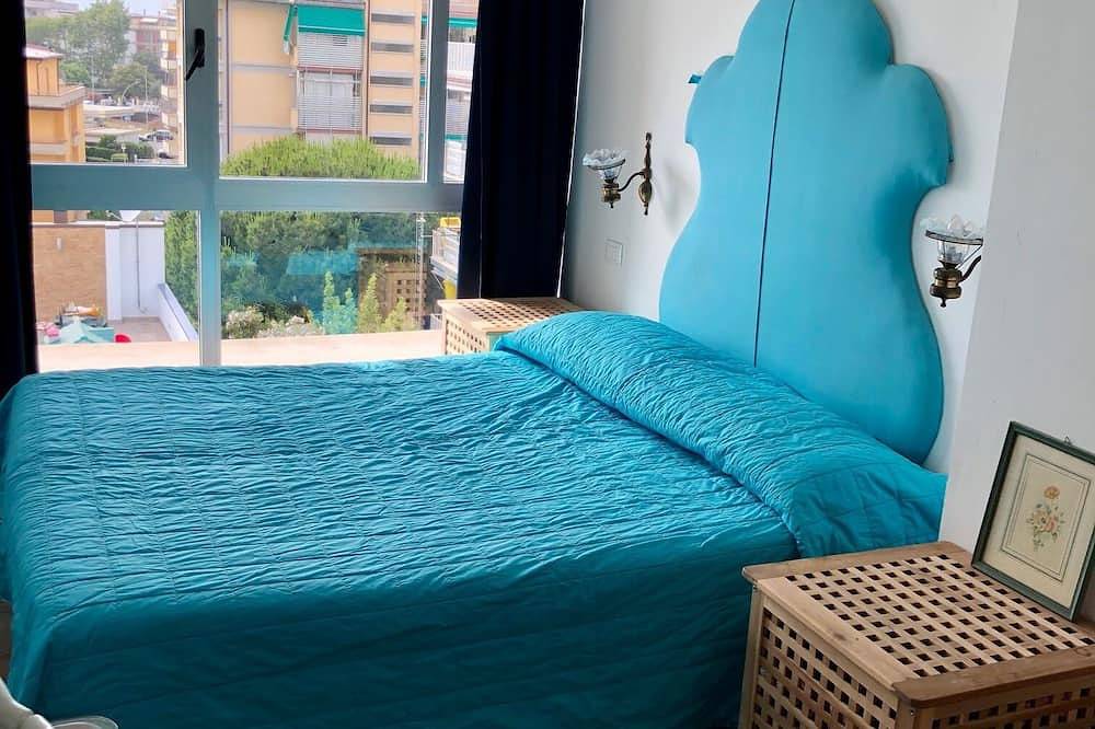 Apartamento entero, Apartamento Viareggio Città Giardino con vistas al mar y terraza in Viareggio, Costa de la Maremma