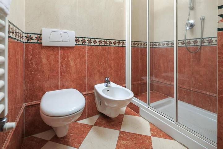 Location de vacances pour 7 personnes, avec piscine ainsi que vue et jardin à Greve In Chianti - 2