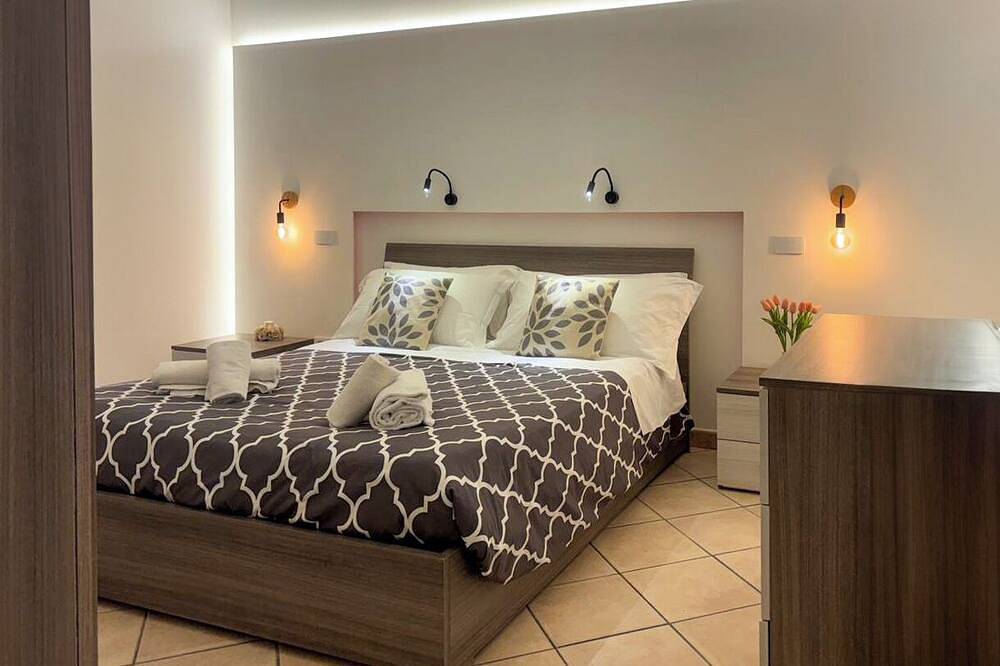 Villa Iris - Holiday Homes Mare Nostrum - In front of the beach and Pool in Piana Calzata, Provincie Palermo