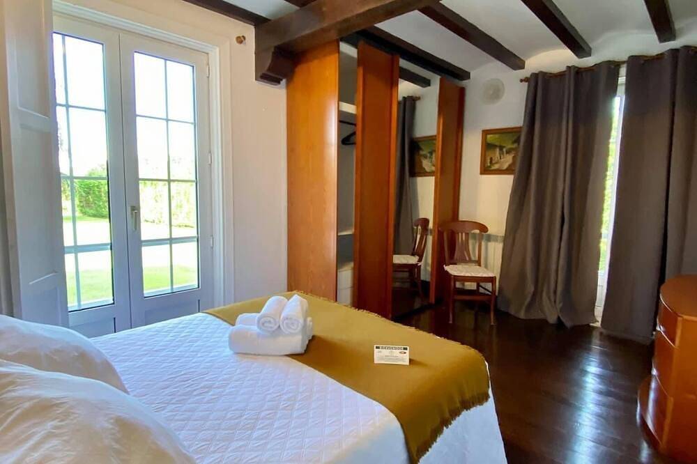 María Bonita Chalet. Full rental with private pool, barbecue and garden in Cabezón de la Sal, Cantabrian Coast