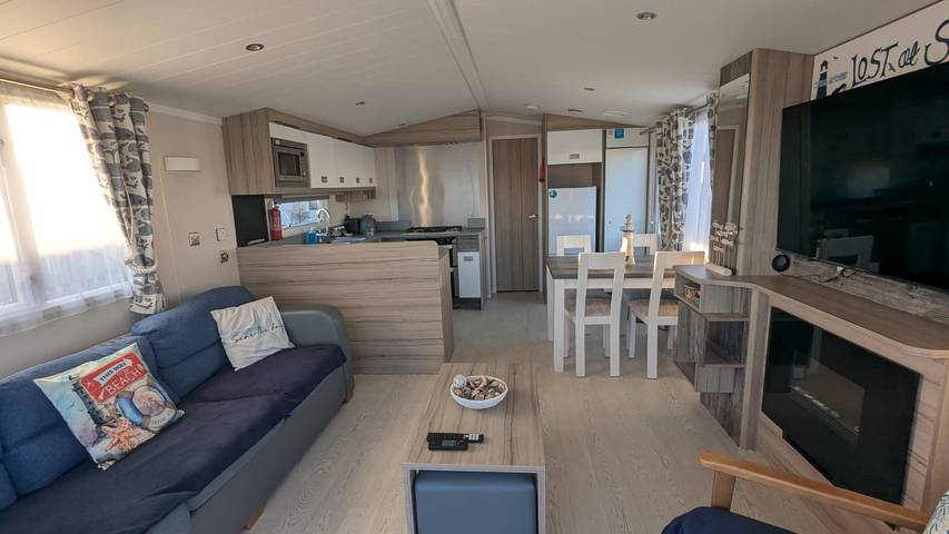 Log cabin for 6 people, with garden, child-friendly in Lincolnshire