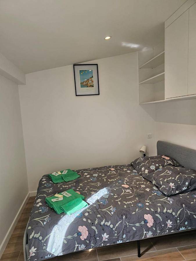 Two-Bedroom House in Villabé, Essonne