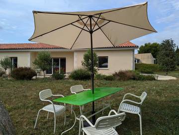 Gîte pour 2 personnes, avec jardin en Charente