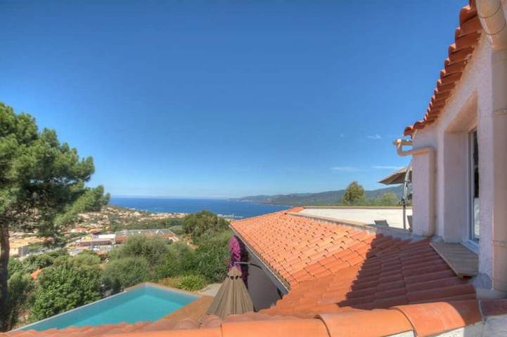 Gîte pour 4 personnes, avec terrasse et jardin, animaux acceptés