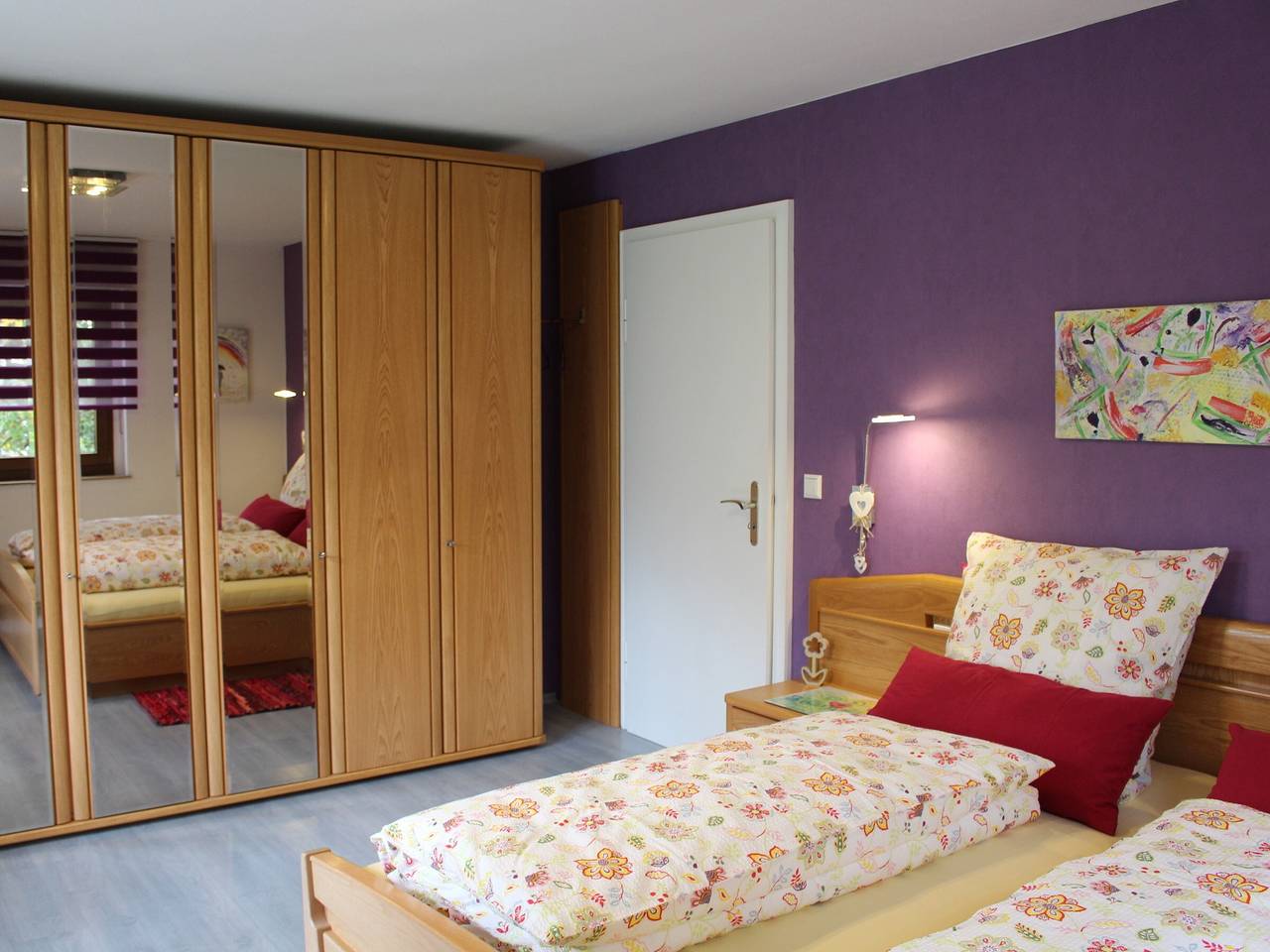 Ganze Wohnung, Ferienwohnung 'Bienenherz' mit Privatterrasse, Gemeinschaftsgarten und Wi-Fi in Engelsbrand, Nordschwarzwald