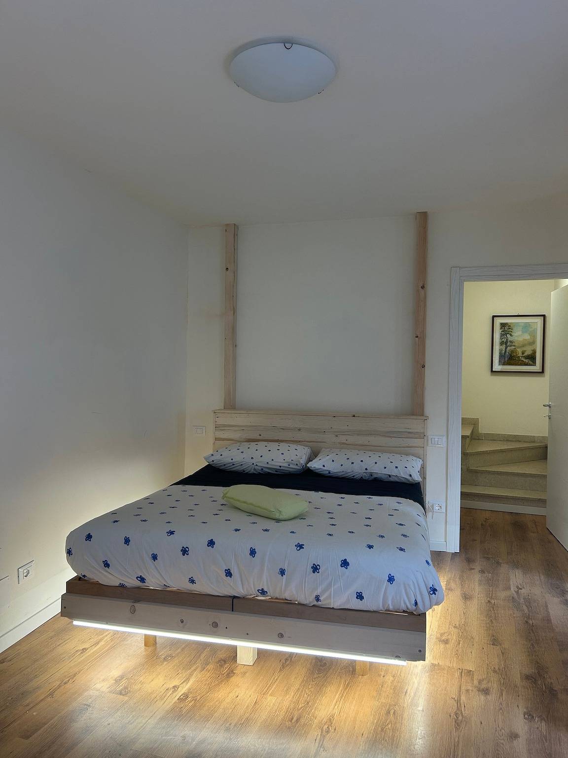 Appartamento intero, Agriturismo "Al Gallo Nero Giallo" vicino al Lago di Garda con vista montagna e terrazza in Tenno, Prealpi Gardesane