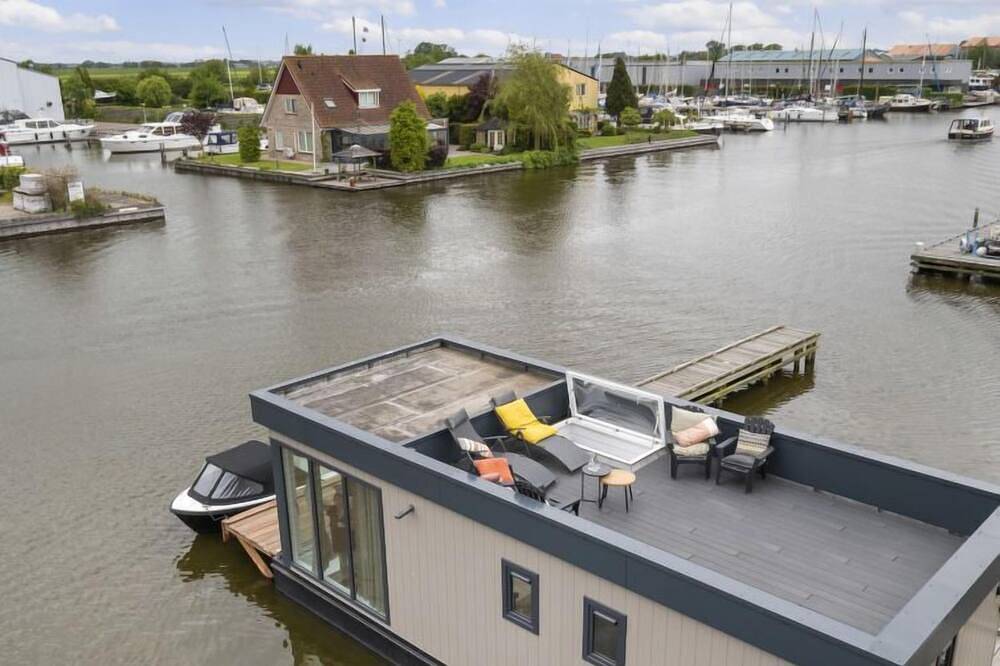Harboursuite 2 incl. motorboot in Woudsend, Ijsselmeer