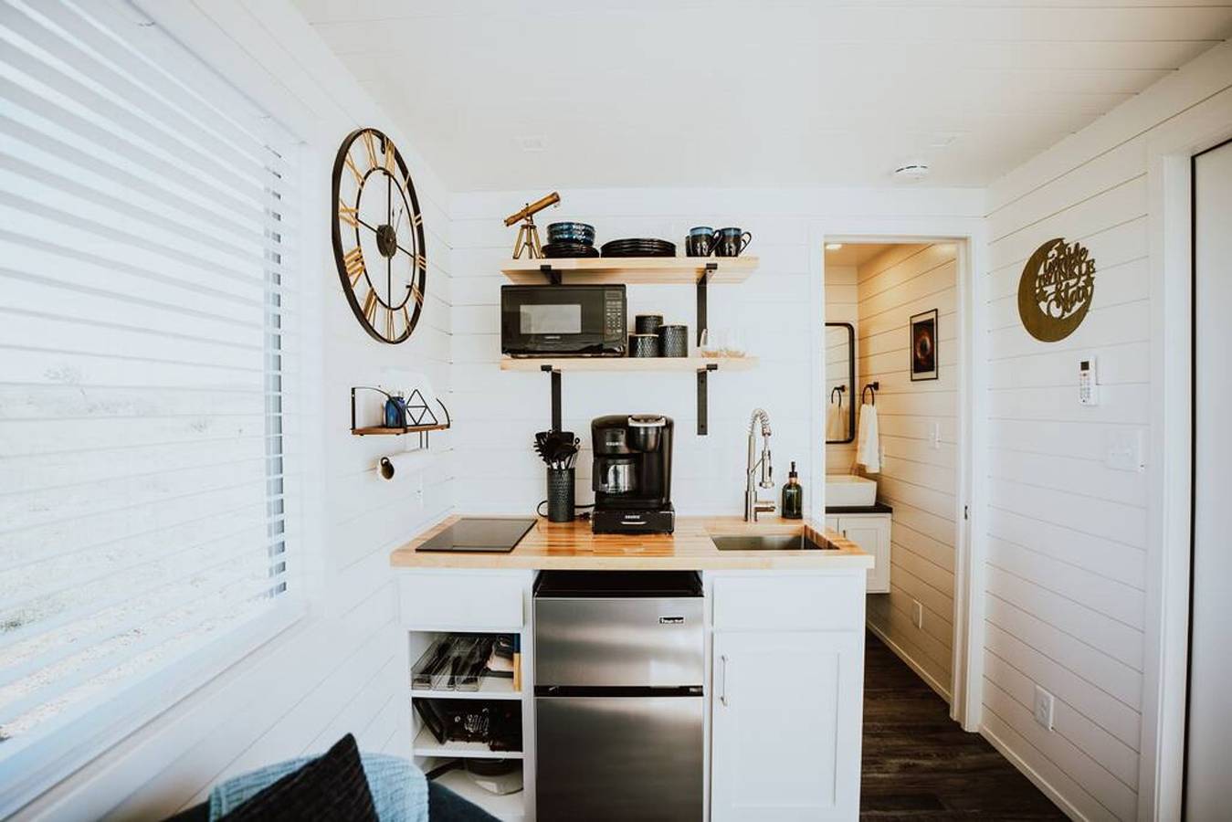 New  Starry Night Shipping Container Home in Condado de Brewster