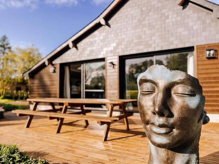 Location de vacances pour 21 personnes, avec Jacuzzi et Terrasse ainsi que Jardin et Vue à Saint-Étienne-la-Thillaye