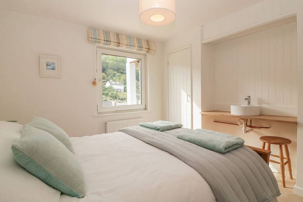 Kittiwake: 2 Chequers Cottages Retreat in Newton and Noss, South Devon