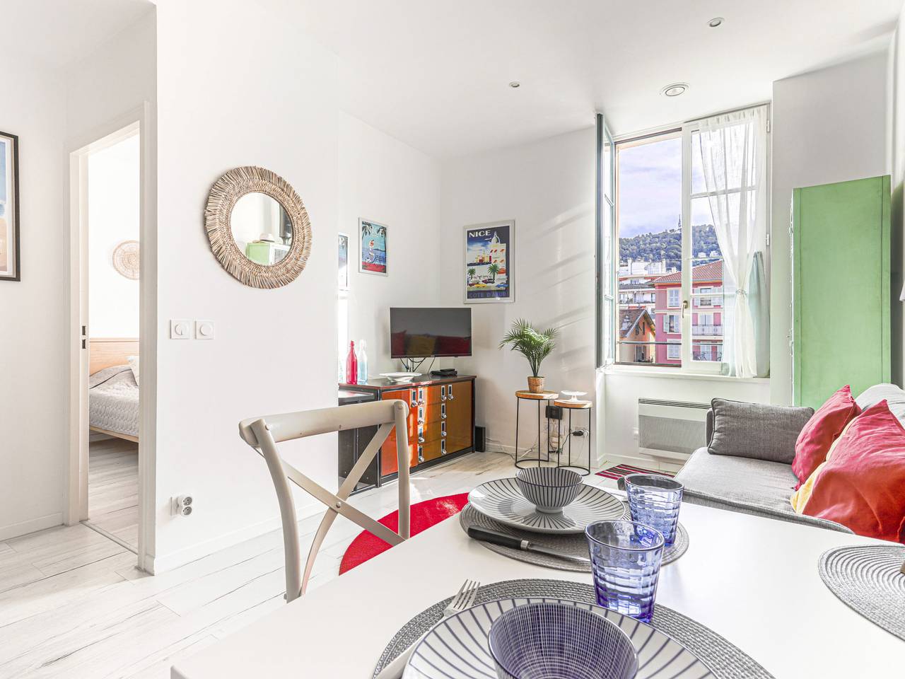 Appartement entier, Le Palais du Vieux Port in Nice, Côte méditerranéenne (France)