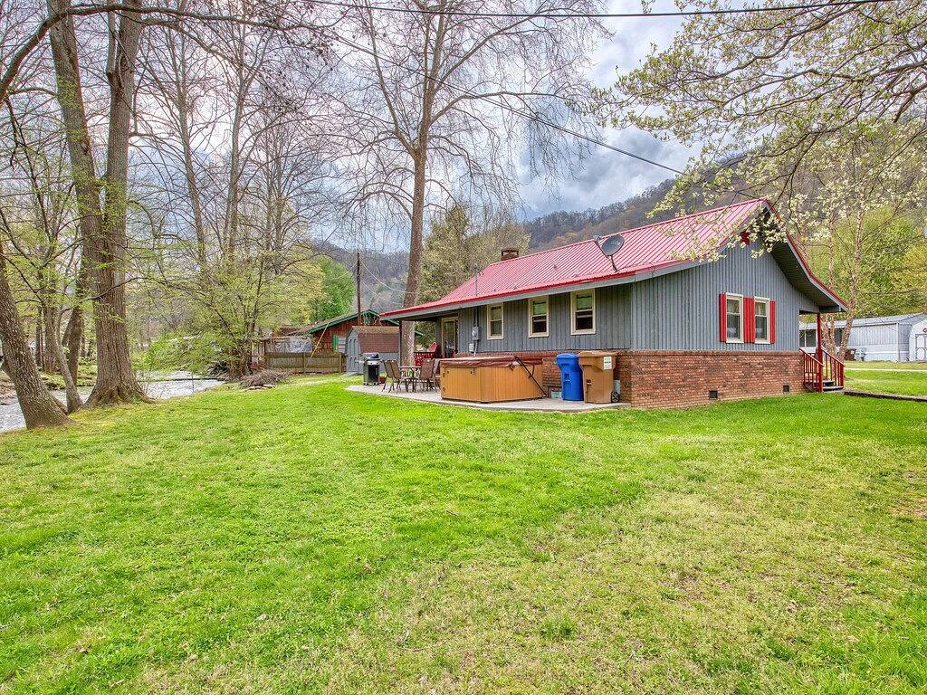 Shady Creek auf Bold Jonathan Creek in Blue Ridge Parkway, Maggie Valley
